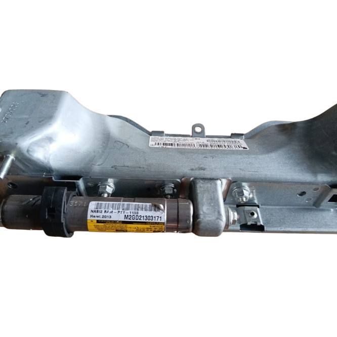 MERCEDES W204  NECK AIRBAG USED ORIGINAL (2013-2019) thumbnail