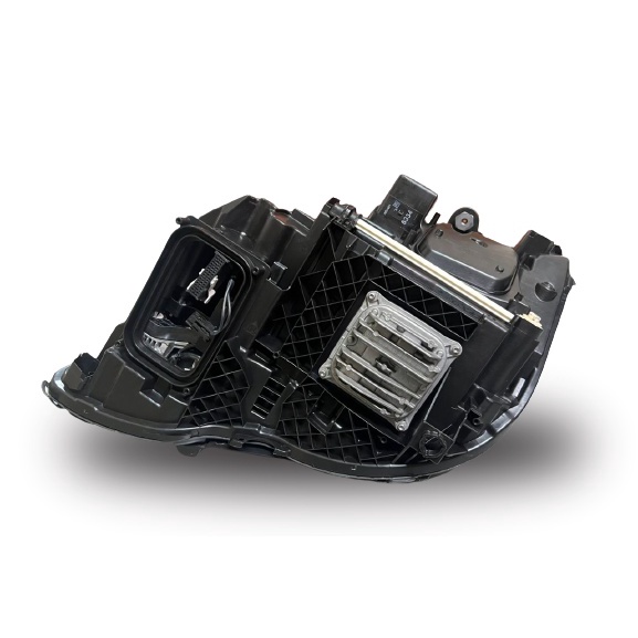 USED ORI MERCEDES ECLASS W212 2015-2019 RH HEADLIGHT thumbnail
