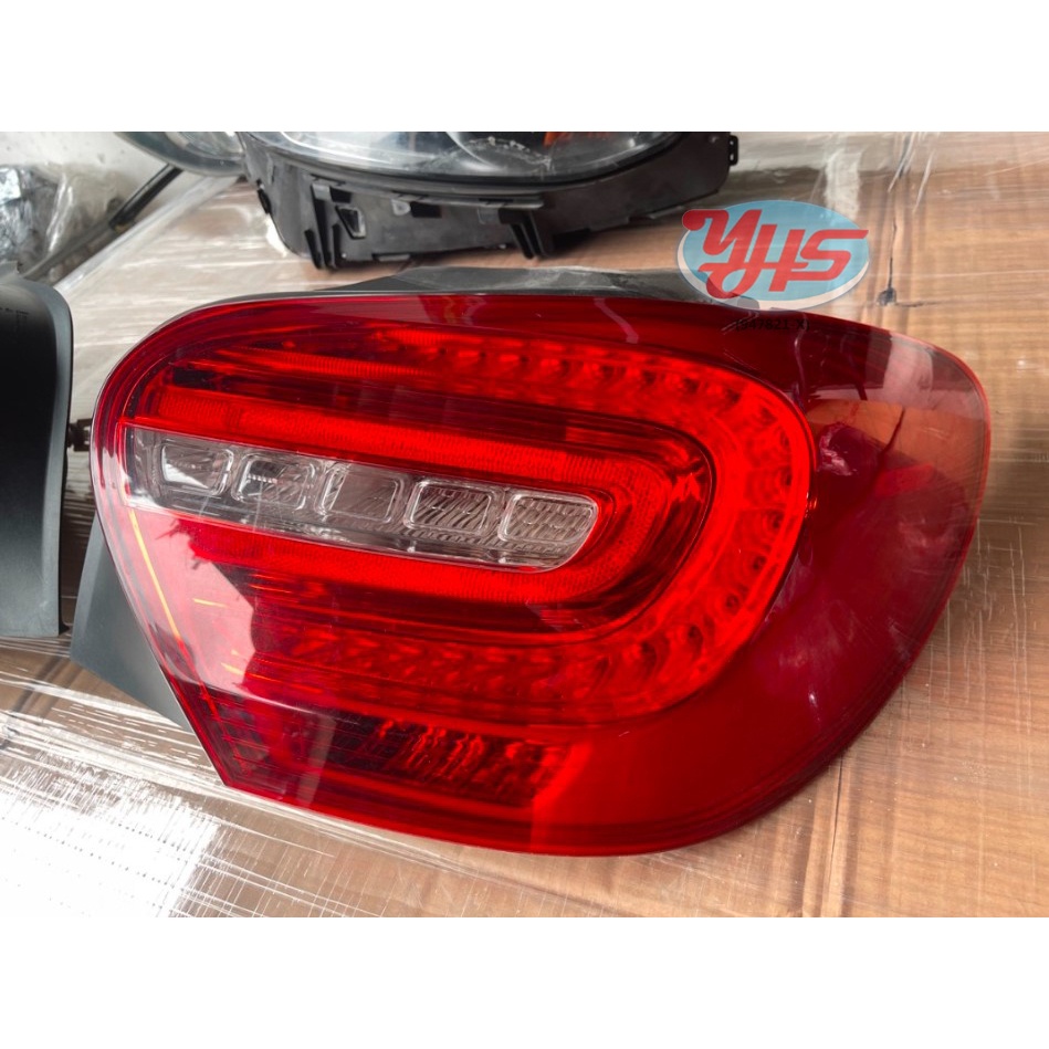 New Mercedes W176 Tail Lamp Rear Light Taillamp Taillight Car Kereta Lampu Belakang (HELLA) (Right (Driver)) thumbnail