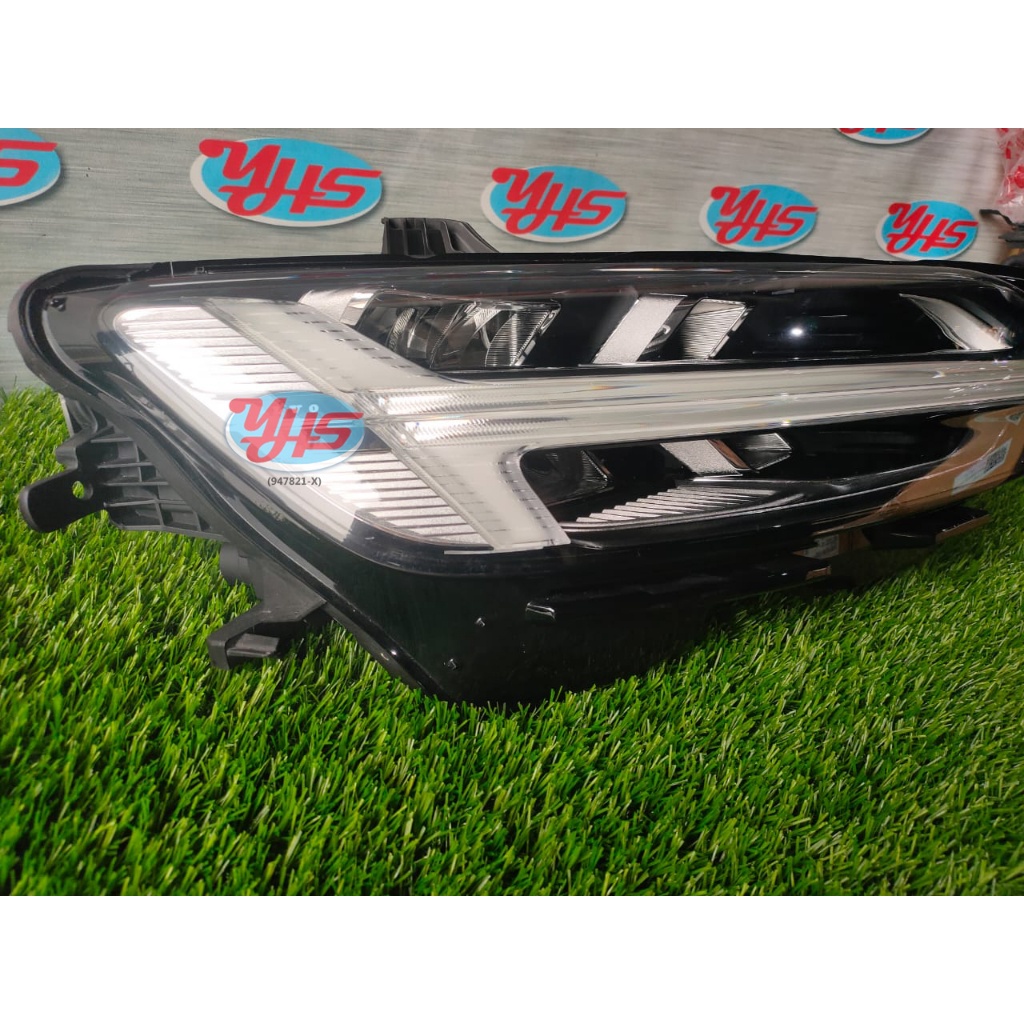 Volvo S60 / V60 T8 2019Y Headlight RH Right S / V / CC60 FULL RHD (Left (Passenger)) thumbnail