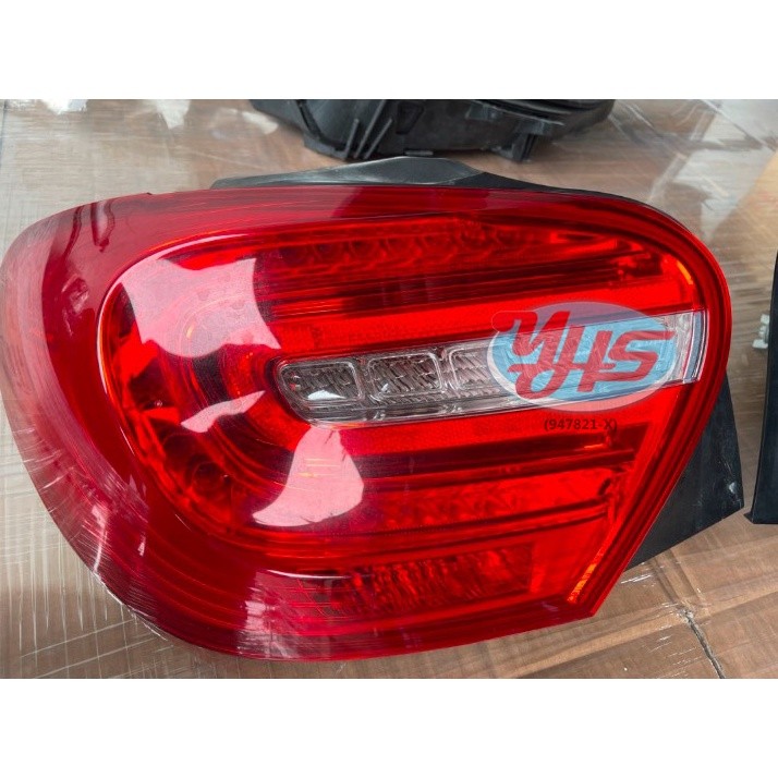 USED Mercedes w176 Tail Lamp Rear Light Taillamp Taillight Car Kereta Lampu Belakang (Left (Passenger)) thumbnail