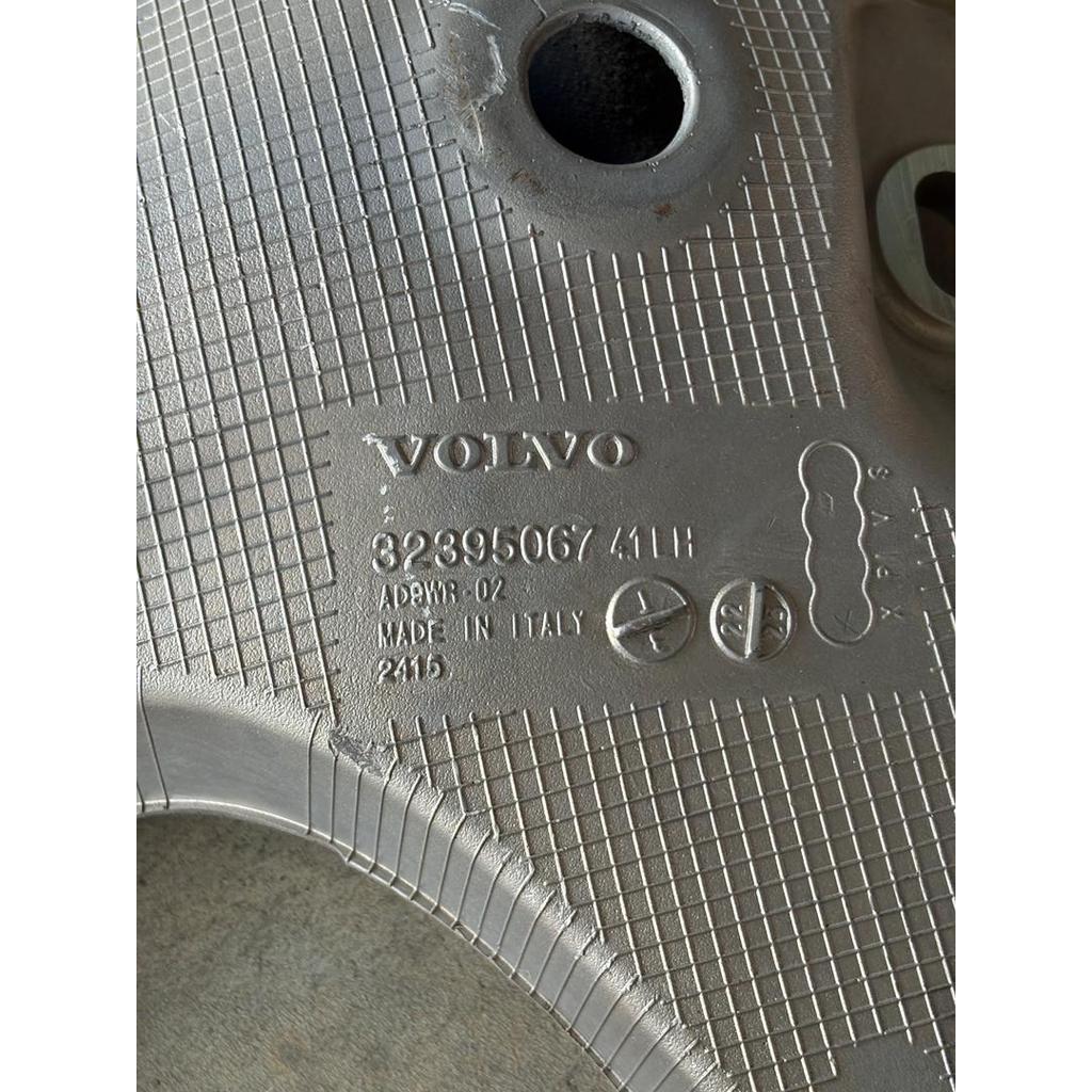 VOLVO XC60T5-XC90 T8 RH DRIVE SHAFT HUB ARM NEW CAR OUT (2019 - 2024) thumbnail