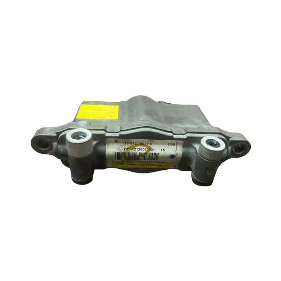 USED ORI MERCEDES W212 E200-E250 2014-2017 BONNET HINGE ACTUATOR RH LH (RH) thumbnail