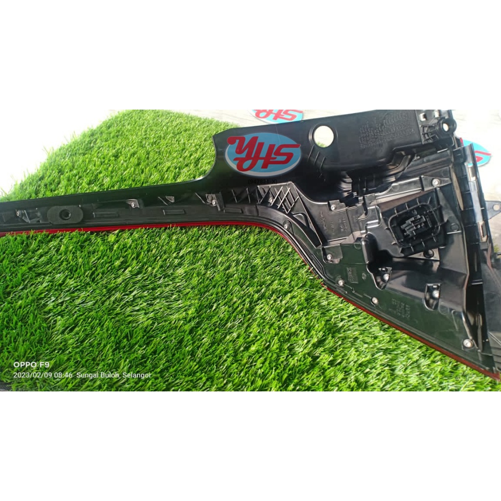 USED Volvo Xc60 T8 tail lamp Tail Light Taillight Car Kereta Lampu Belakang (Left (Passenger)) thumbnail