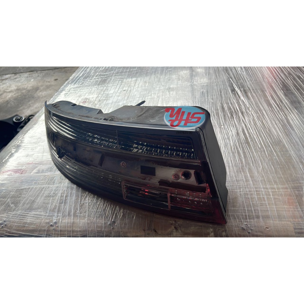 Aston Martin DB9 2014-2017 Tail Lamp Rear Light Taillamp Taillight Car Kereta Lampu Belakang (Left (Passenger)) thumbnail