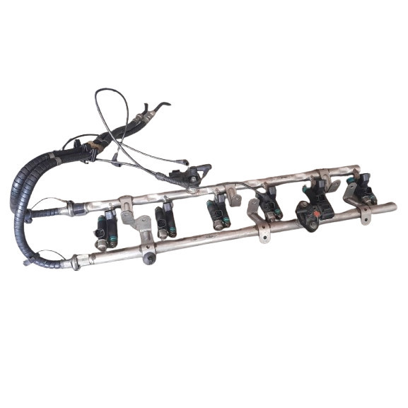 USED ORIGINAL ASTON MARTIN DB9 6.0 2004-2019 INJECTION RAIL thumbnail