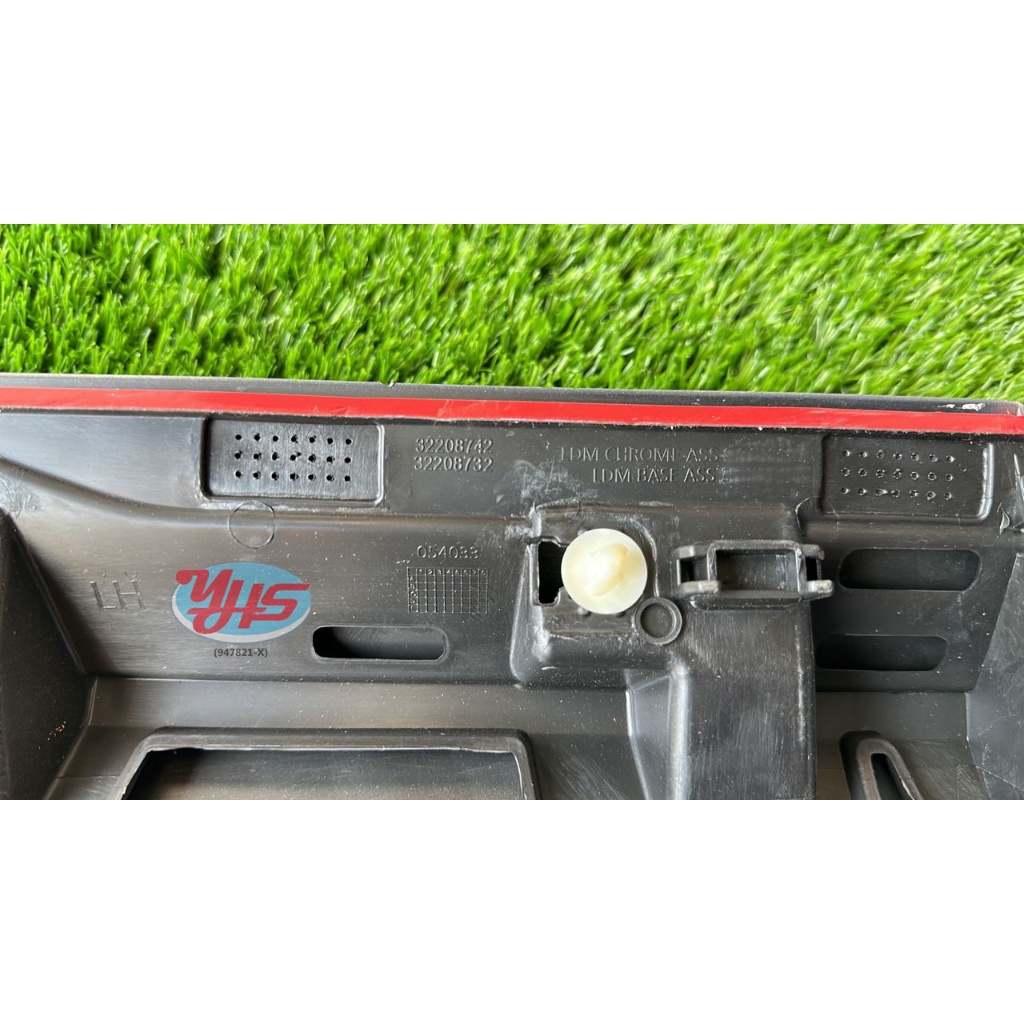 NEW Volvo XC60 2019 year rear side door strip thumbnail