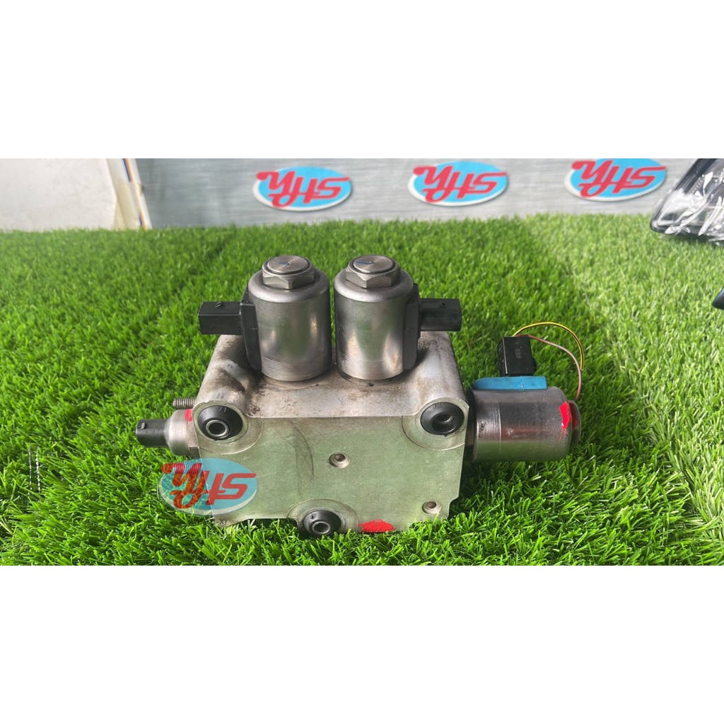 RANGE ROVER AIR SUSPENSION ANTI ROLL VALVE BLOCK Land Rover LR320 air suppression antilobar Valve block 5H32-5E487-BC thumbnail