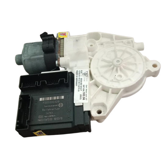 USED ORI PORSCHER CAYMAN 987-997 RIGHT FRONT WINDOW MOTOR thumbnail