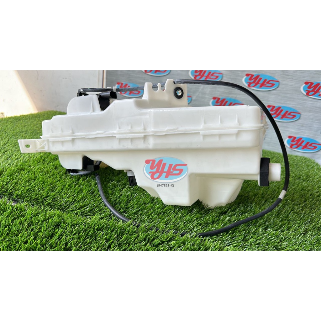NEW XC60 XC90 2020 year wiper tank n motor set thumbnail