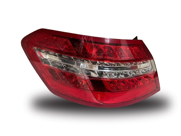 USED ORI MERCEDES W212 OLD MODEL TAIL LAMP RH LH (LH)