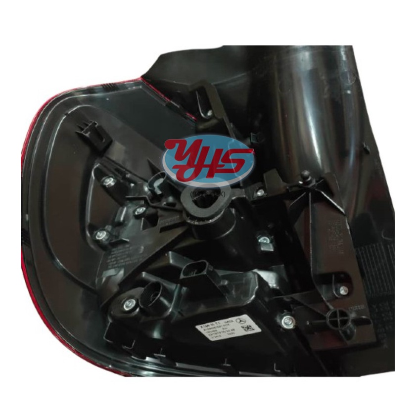 MERCEDES BENZ GLA W156 OEM  REAR LAMP RIGHT TAILLIGHT RH TAILLAMP RH LAMPU BELAKANG KANAN thumbnail