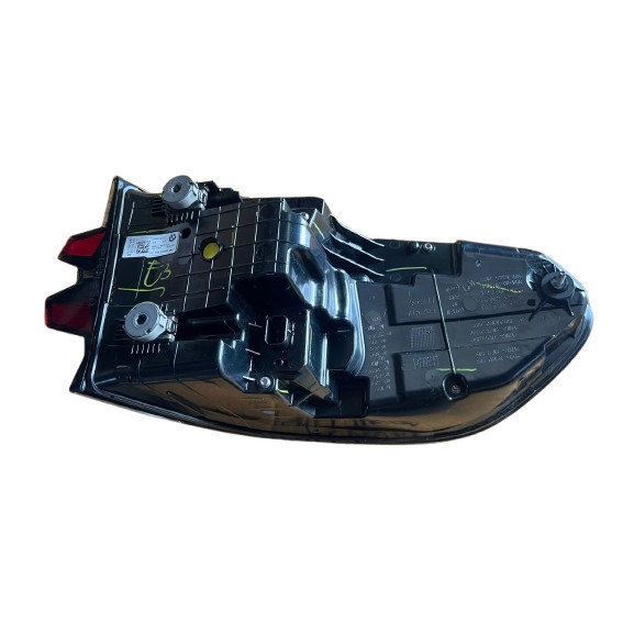 BMW X5 G18 NEW FACELIFT REAR OUTER TAIL LIGHT LH NEW CAR OUT (2019-2024) thumbnail