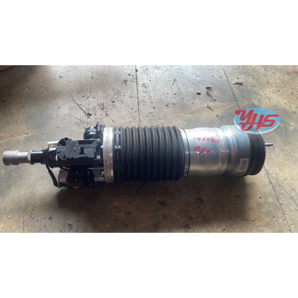 Used Rolls Royce Ghost Front shock air matik Suspension 37106851608 thumbnail