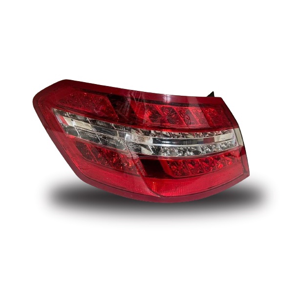 USED ORI MERCEDES W212 OLD MODEL TAIL LAMP RH LH (RH) thumbnail