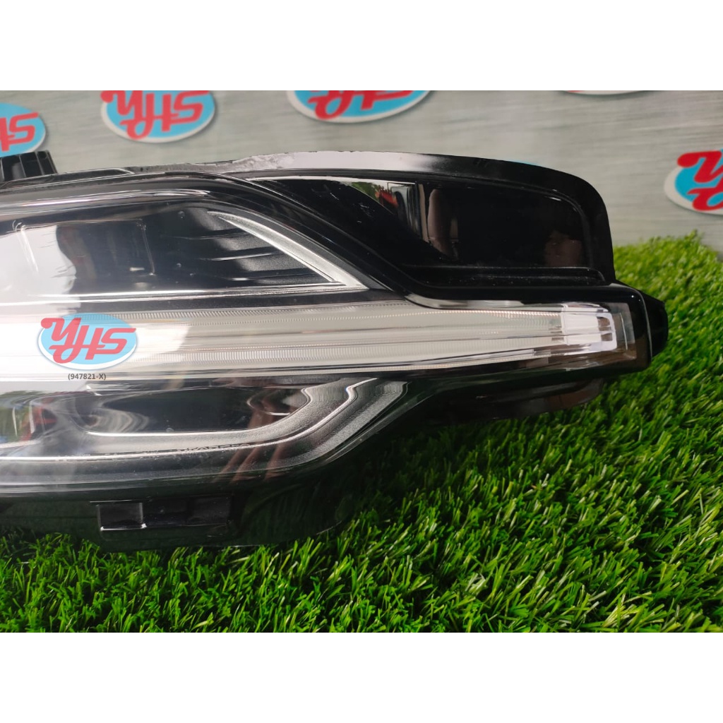 Volvo S60 / V60 T8 2019Y Headlight RH Right S / V / CC60 FULL RHD (Left (Passenger)) thumbnail
