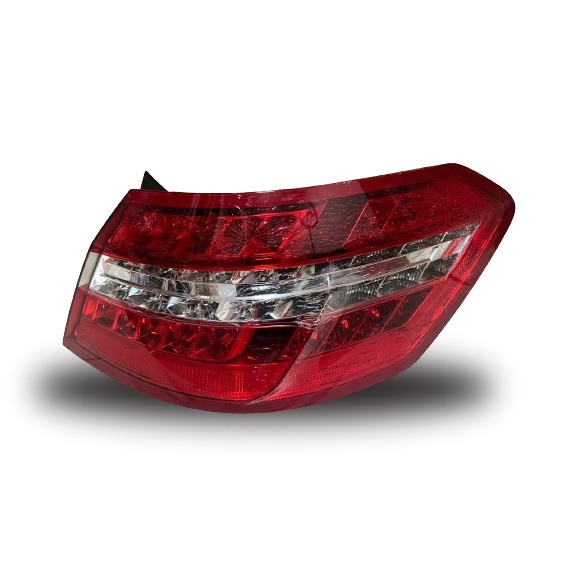 USED ORI MERCEDES W212 OLD MODEL TAIL LAMP RH LH (RH) thumbnail