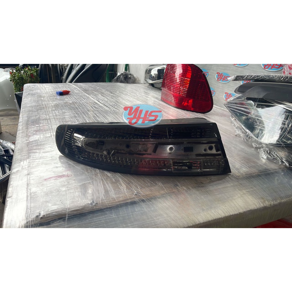 Aston Martin DB9 2014-2017 Tail Lamp Rear Light Taillamp Taillight Car Kereta Lampu Belakang (Left (Passenger)) thumbnail