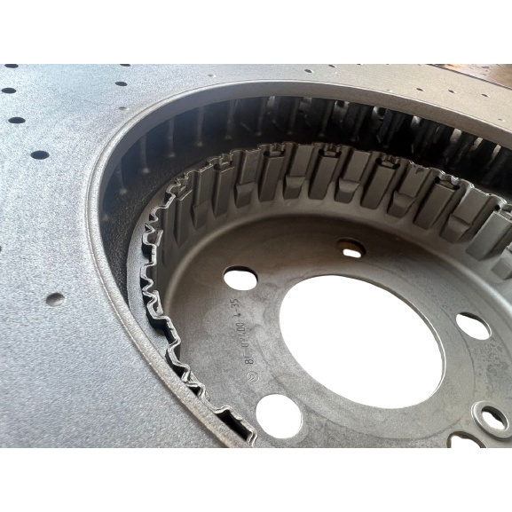 USED ORI MERCEDES E-CLASS W213 2015-2018 FRONT SPORT BRAKE DISC (LEFT) thumbnail